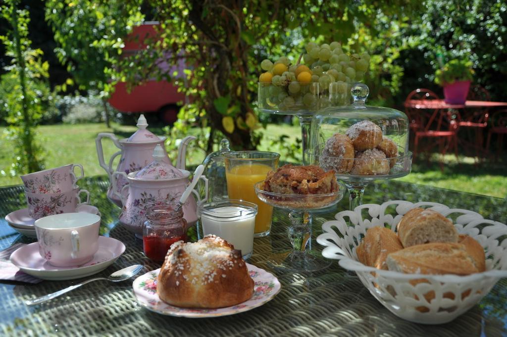 La Maison De Rose Acomodação com café da manhã Brossac Exterior foto